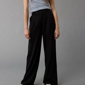 American Eagle Super High-Waisted Trouser, size 2 Short